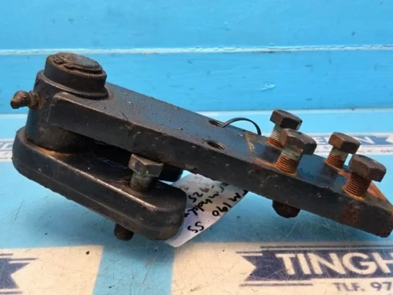 Billede 6 - New Holland TM190 Skærmholder 82025922