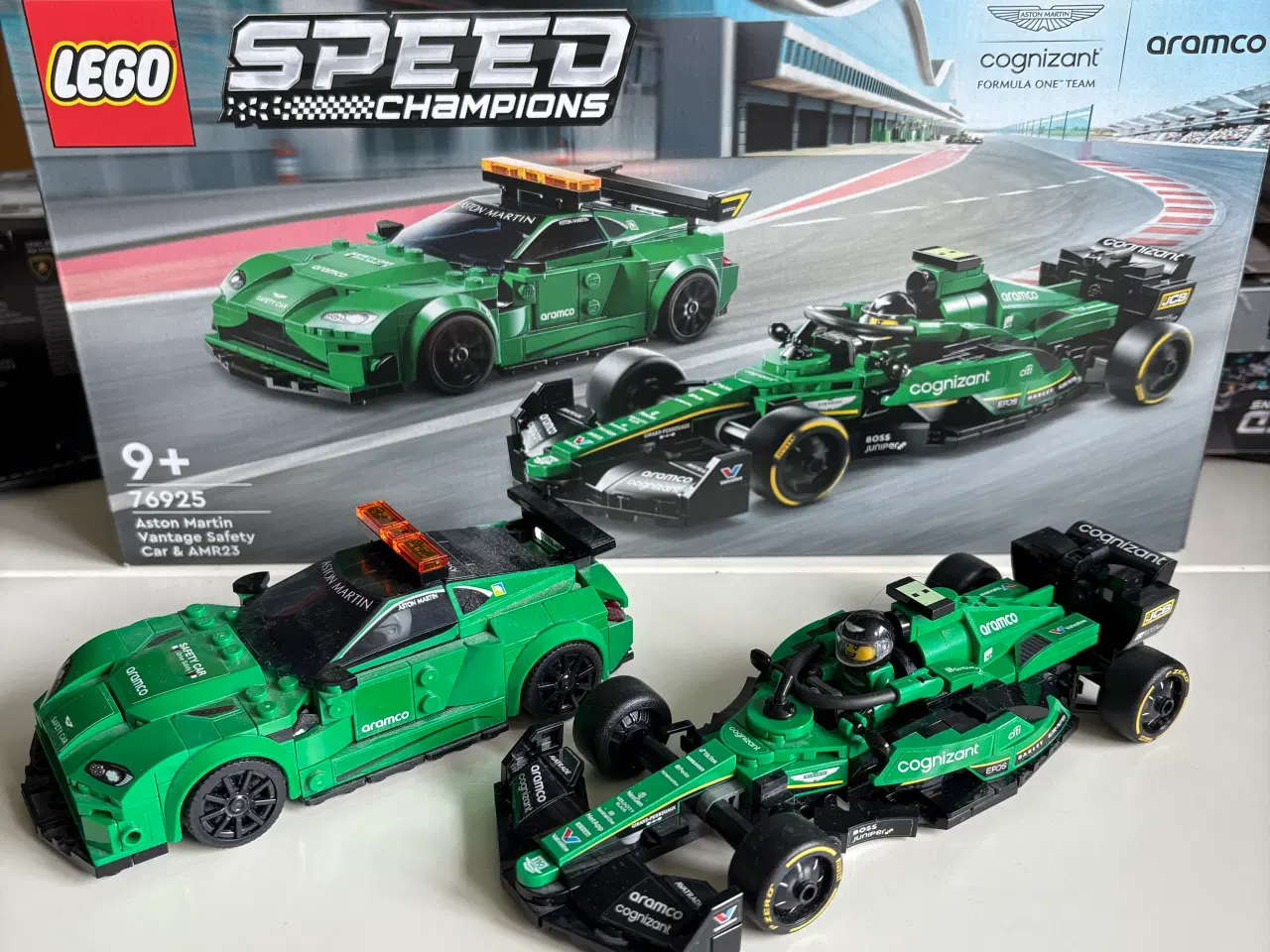 Billede 1 - Lego Aston Martin F1 sæt