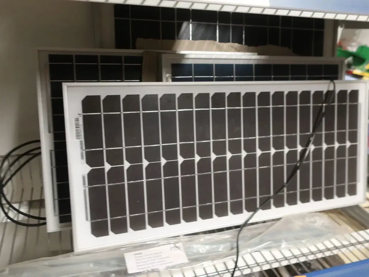 Billede 15 - 2 fag salgsreoler inkl. indhold (se billeder)