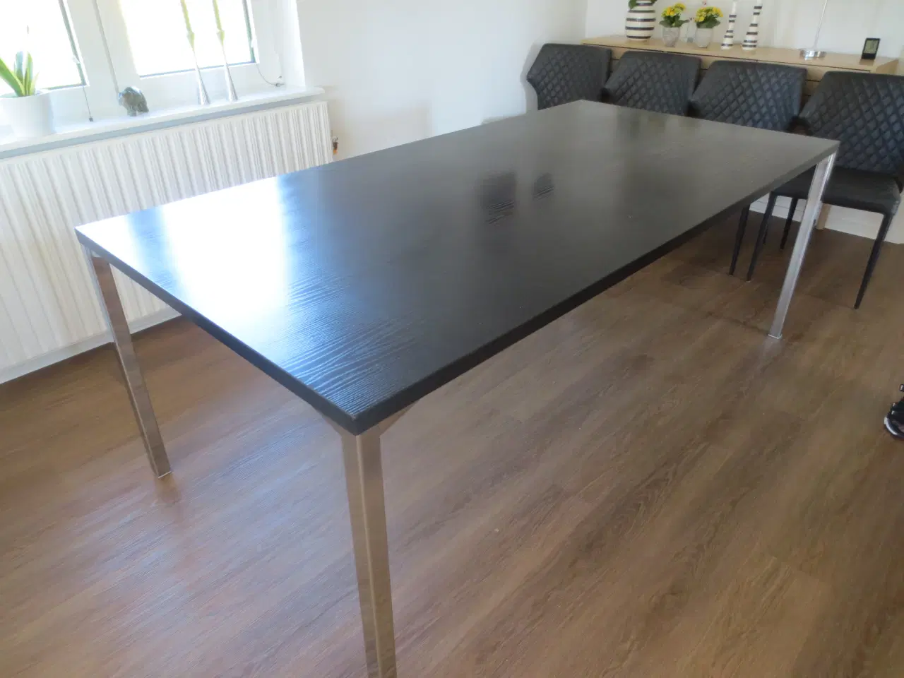 Billede 1 - Spisebord sort 