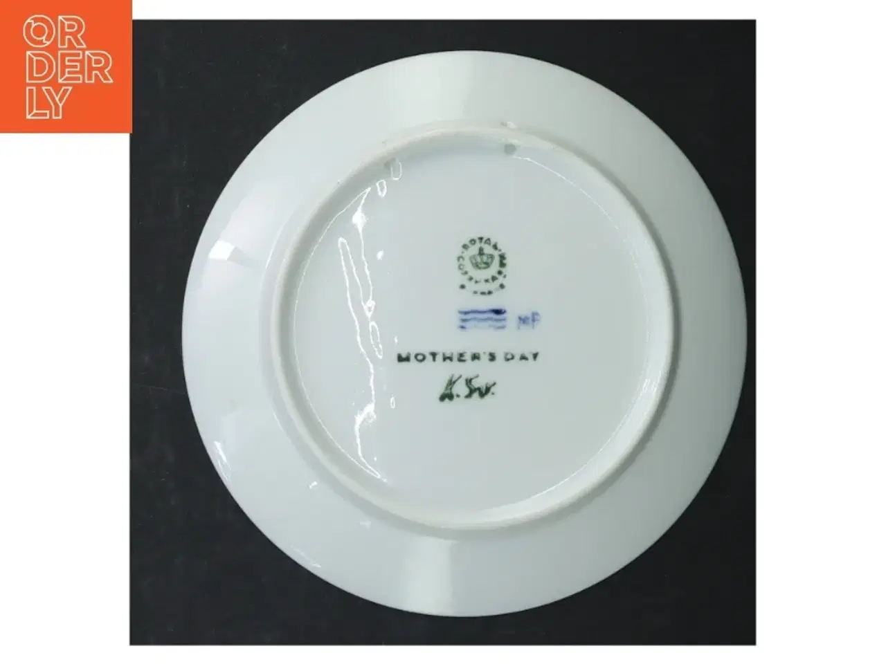 Billede 3 - Royal Copenhagen Mors Dag platter fra Royal Copenhagen (str. Ø. 15 cm. 2 styk)