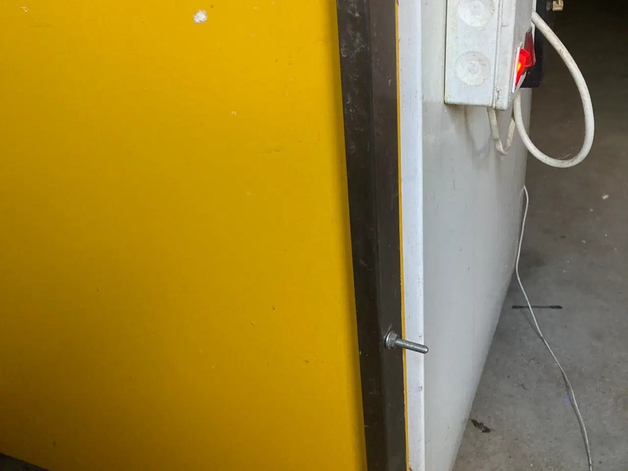 Billede 1 - En gammel funktionsdygtig rugemaskine