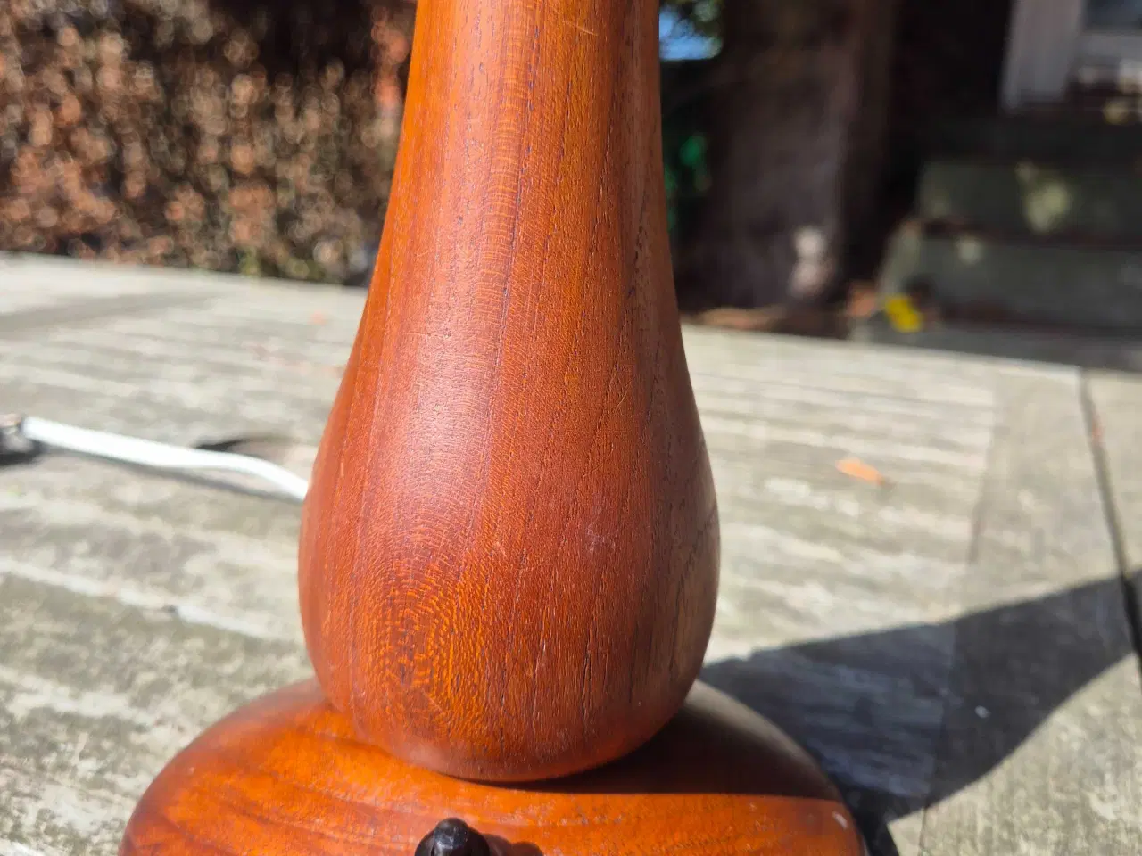 Billede 5 - Elegant bordlampe i teaktræ