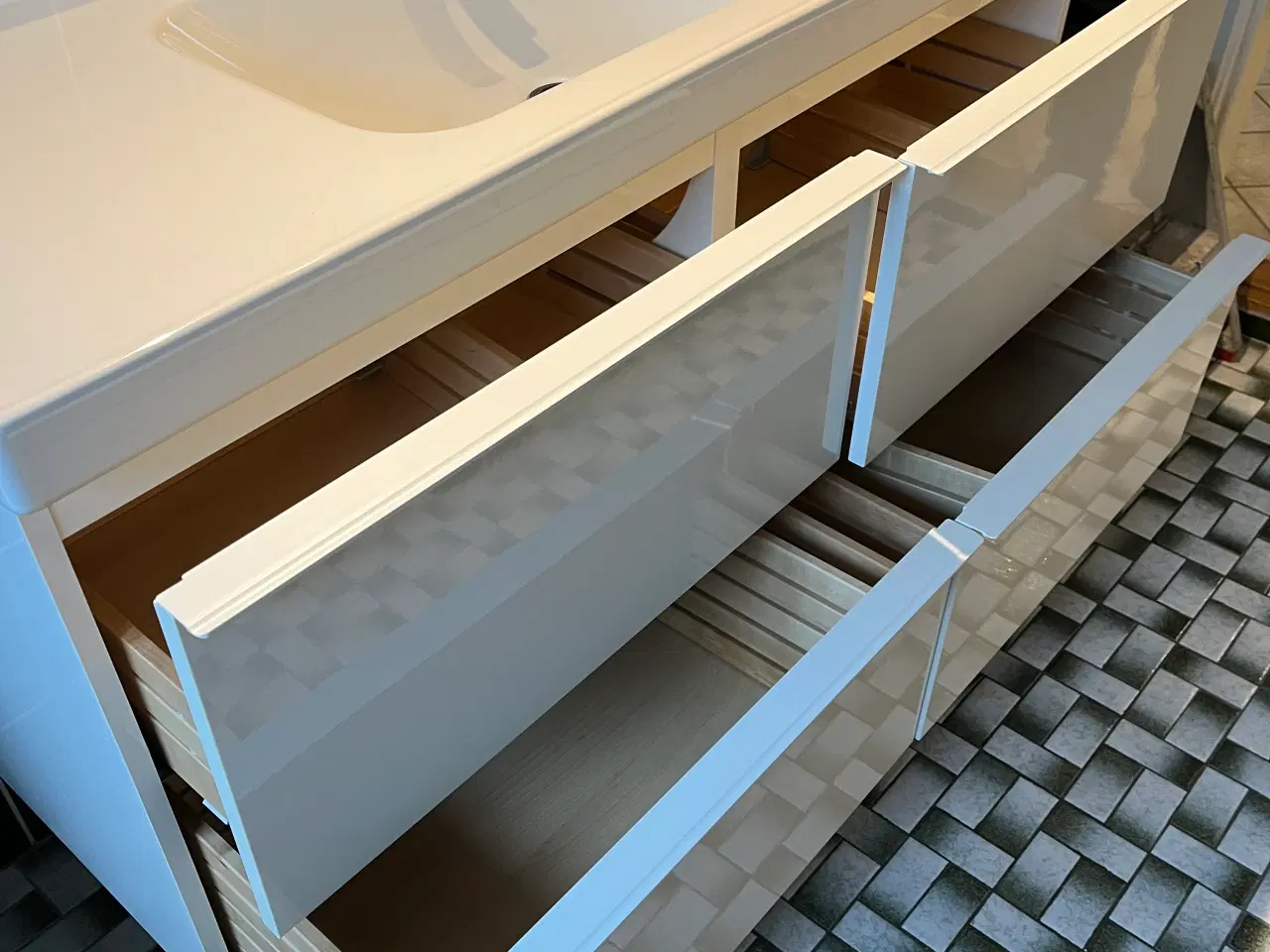 Billede 2 - Vask med skuffer