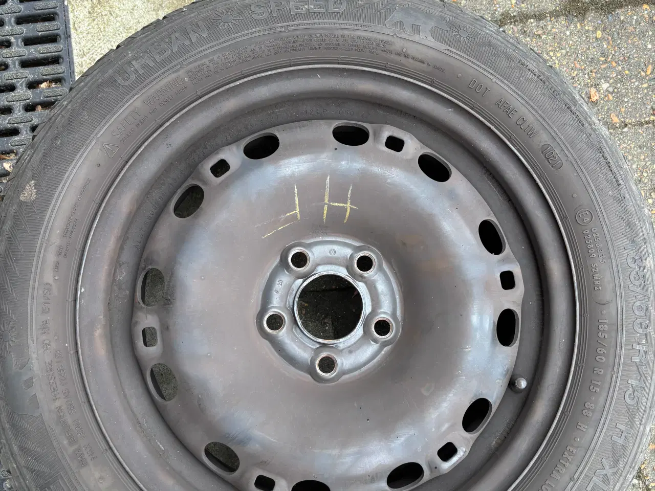 Billede 4 - Sommerdæk på fælg passer til Skoda fabia