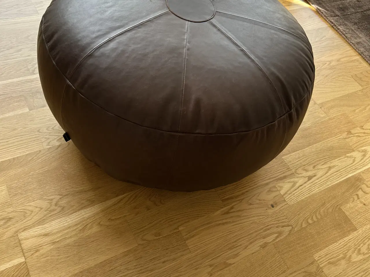 Billede 6 - Lækker puf i skind  fra Sinnerup