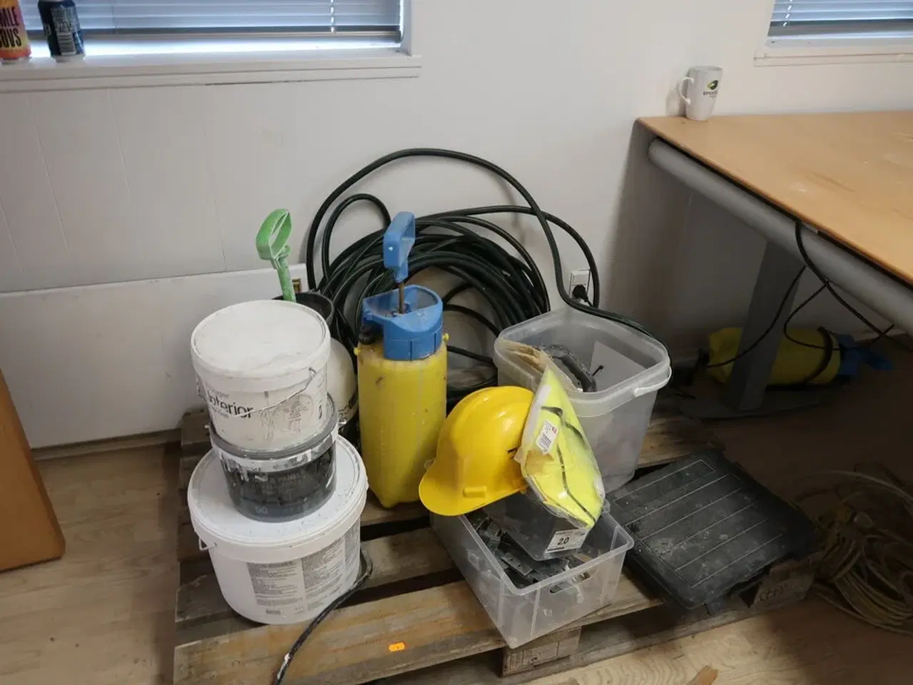 Billede 1 - Div. Redskaber: Maling, sprøjter mv.  FLÜGGER/ GARDEN Model: Highfinish