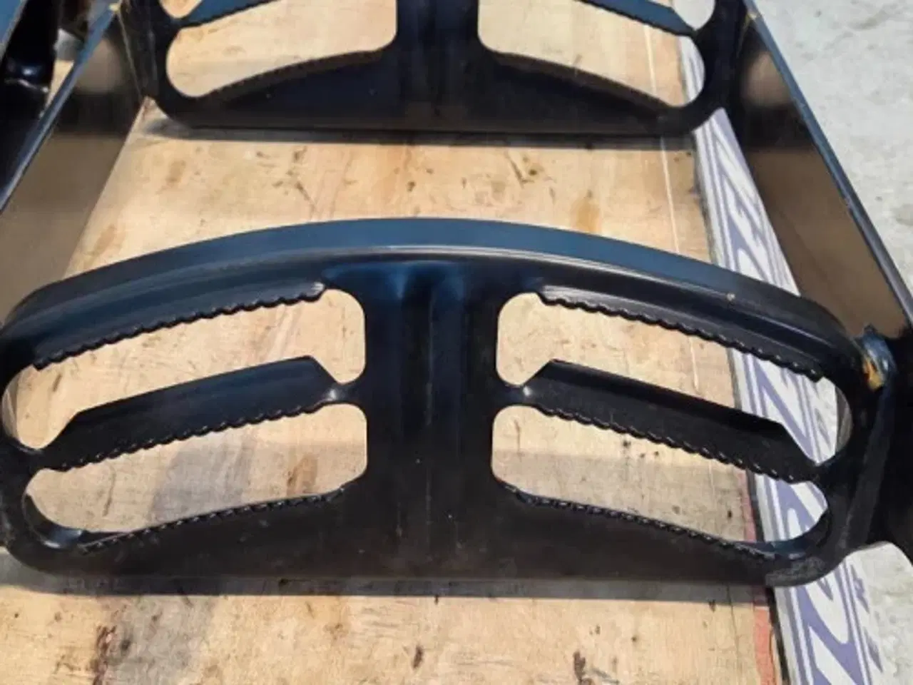 Billede 10 - New Holland T4.75 Stige 47600020  4Stk