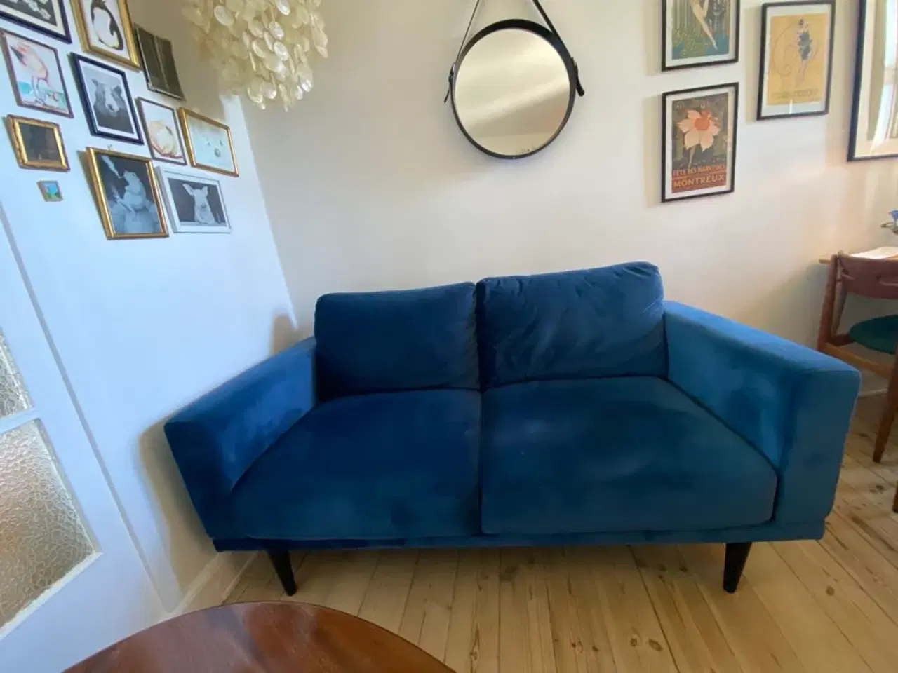 Billede 3 - Flot mørkeblå 2,5 personers sofa