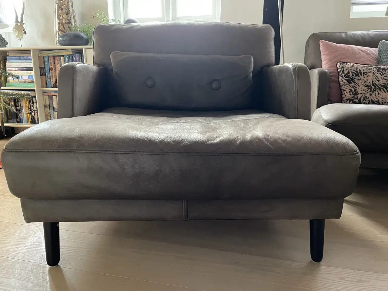 Billede 3 - Lædersofa med chaiselong og lænestol