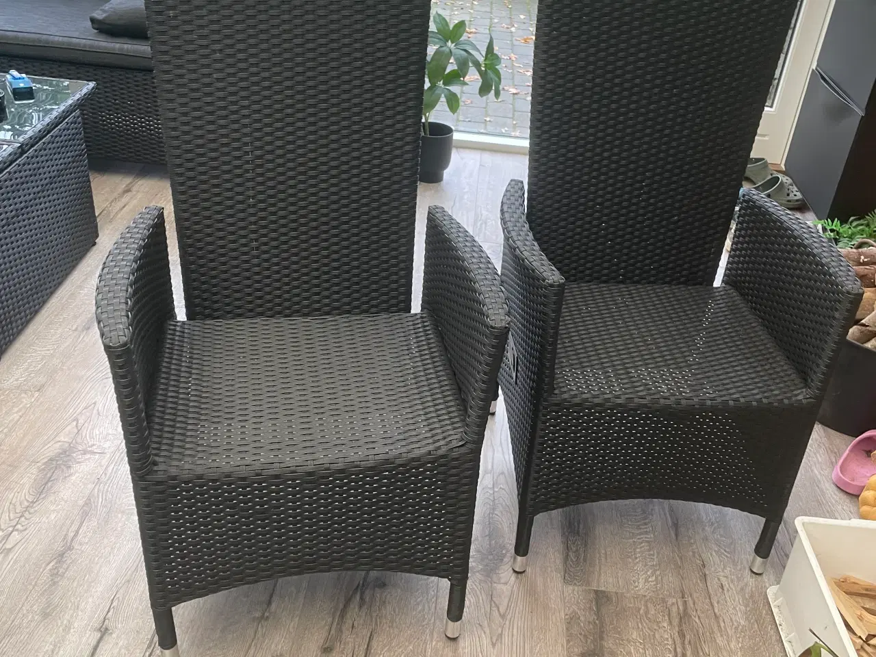 Billede 3 - Sælger de her to stole med positioner Flot velhol