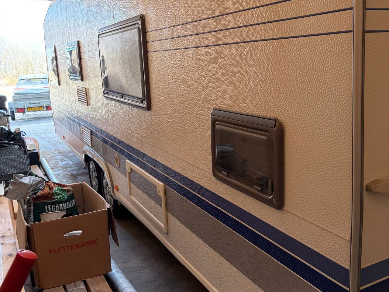 Billede 10 - Komplet campingvogn med fortelt og tilbehør