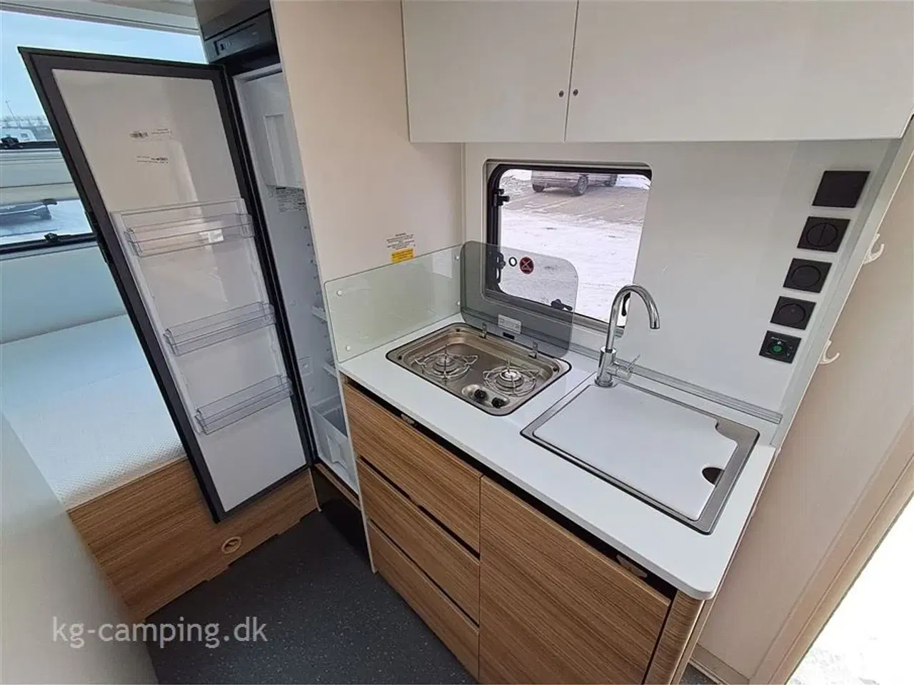 Billede 9 - 2021 - Adria Action 391 PD Den populære rejsevogn med fast dobbeltseng, Mover, Cykelstativ og Fortelt