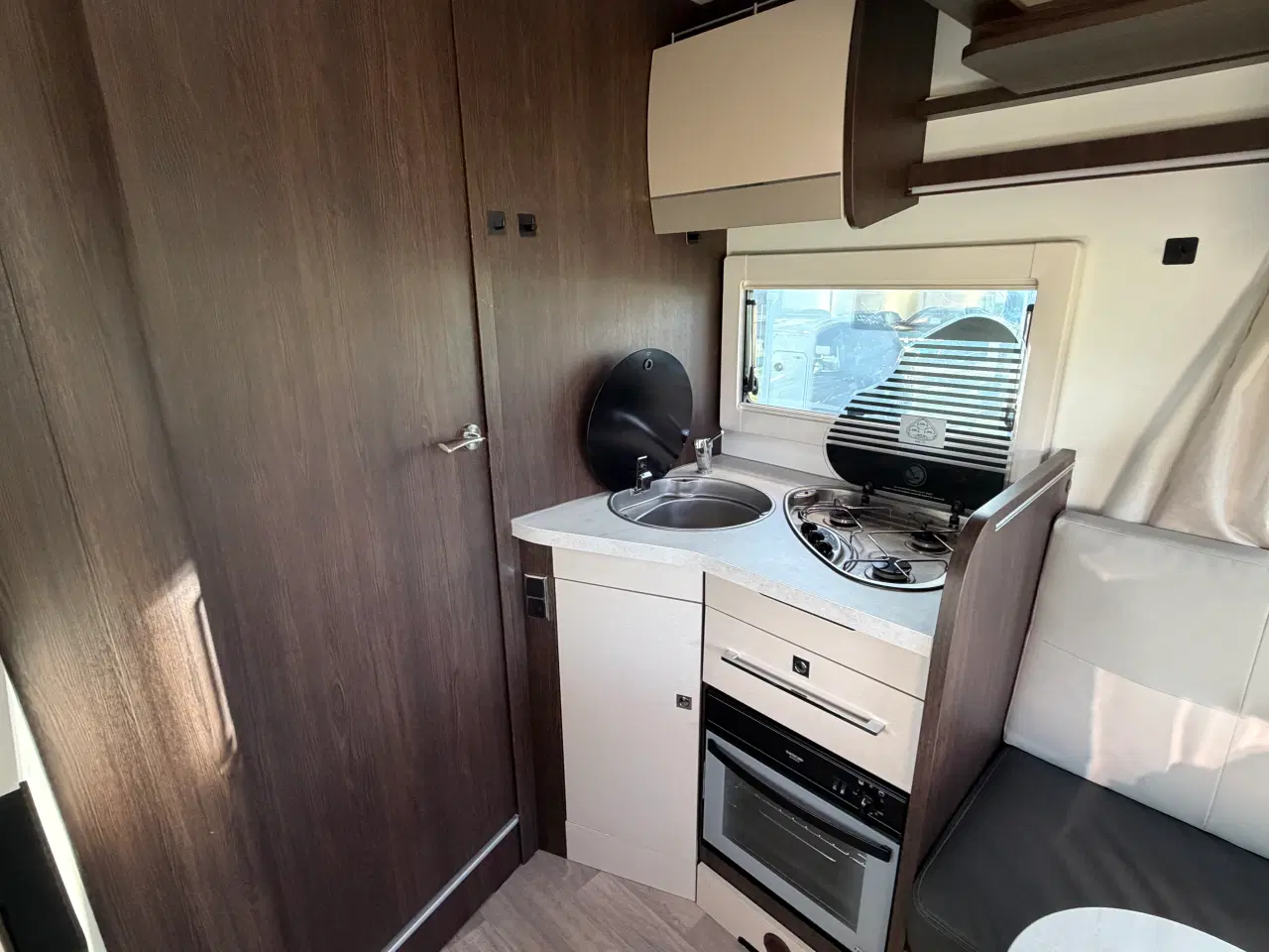 Billede 8 - Benimar Tessoro 497 - Komfort og frihed