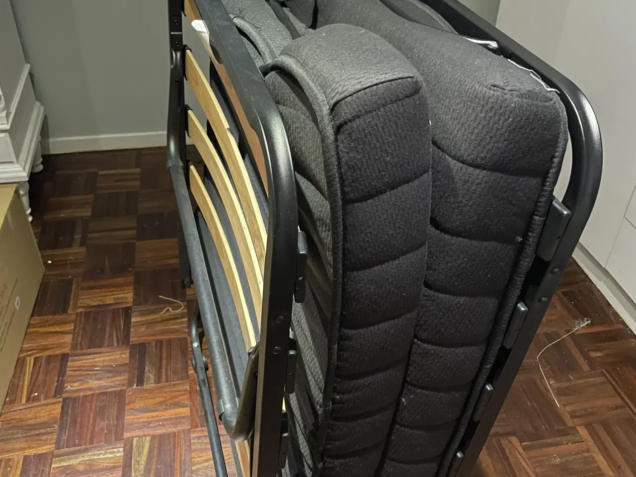 Billede 1 - Gæsteseng med memory madras