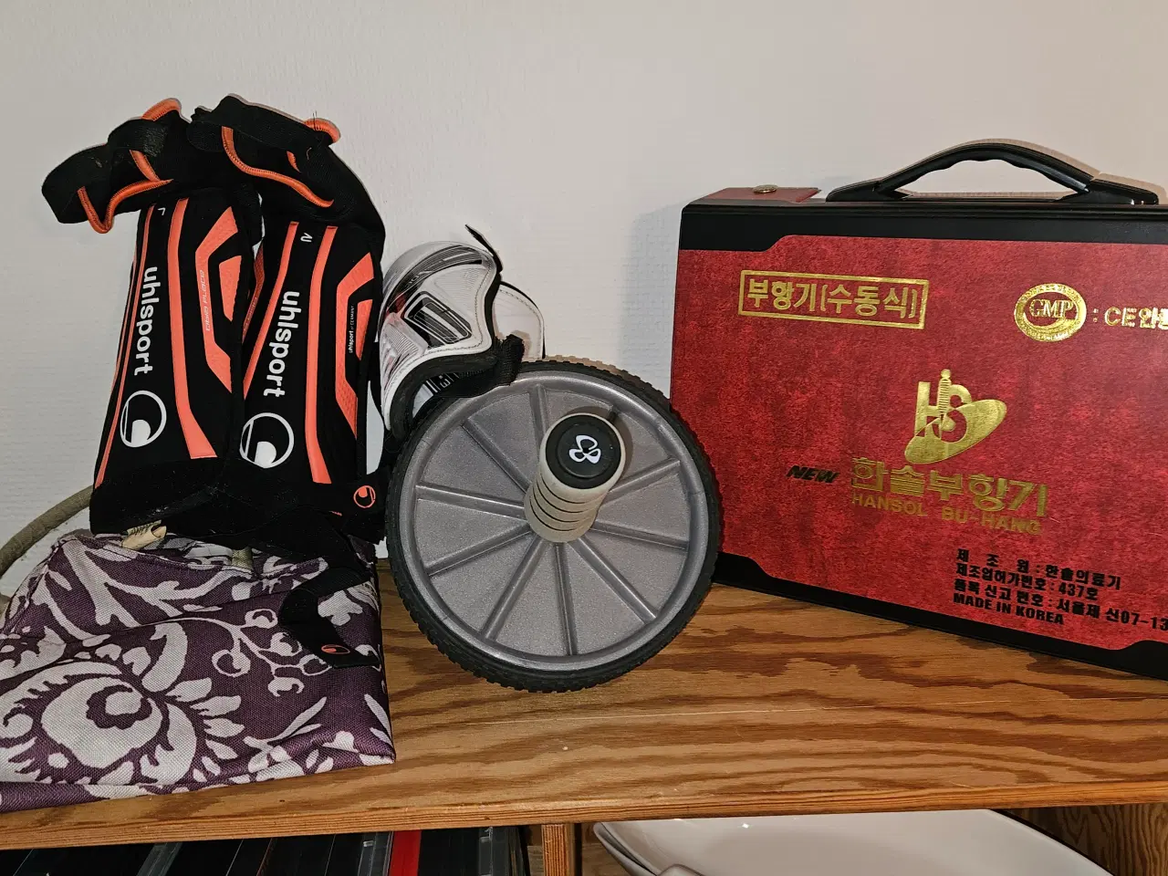 Billede 8 - Blandet landhandel: spejReoler, hvidt service, DVD