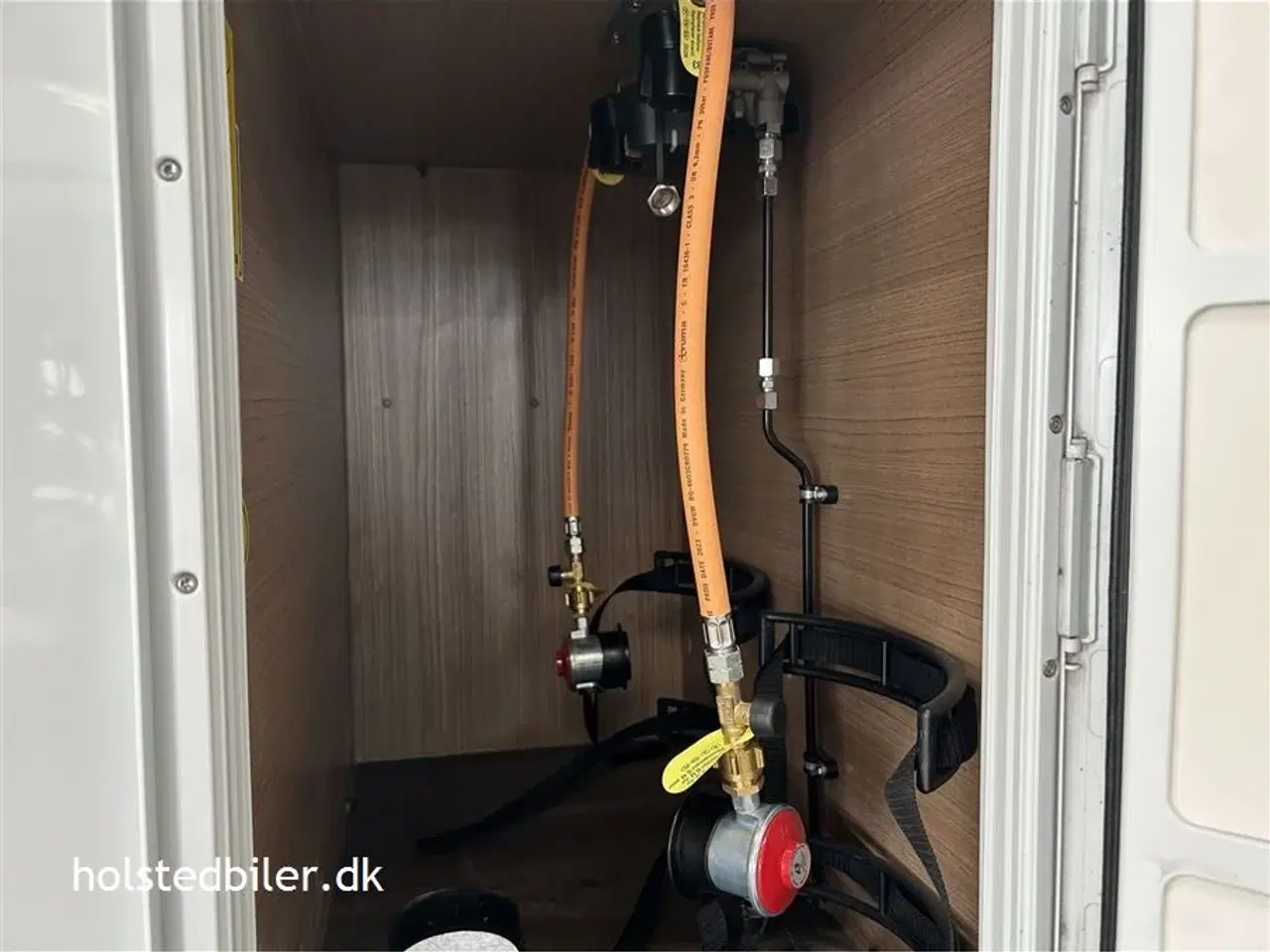 Billede 18 - 2023 - Carado T 337 Emotion   KM KUN 22000 og 9 trins automatgear.