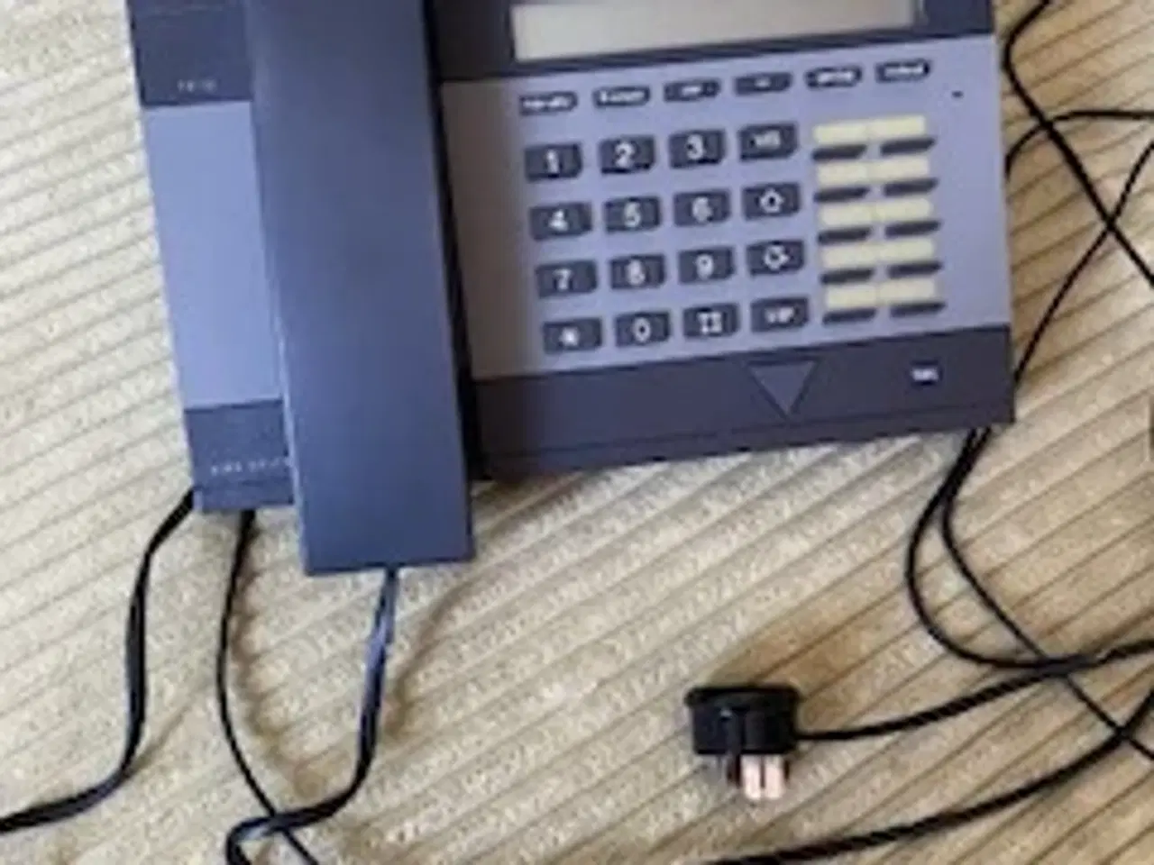Billede 1 - Fastnettelefon  Kirk Delta Trio  Mørkegra/lysegrå