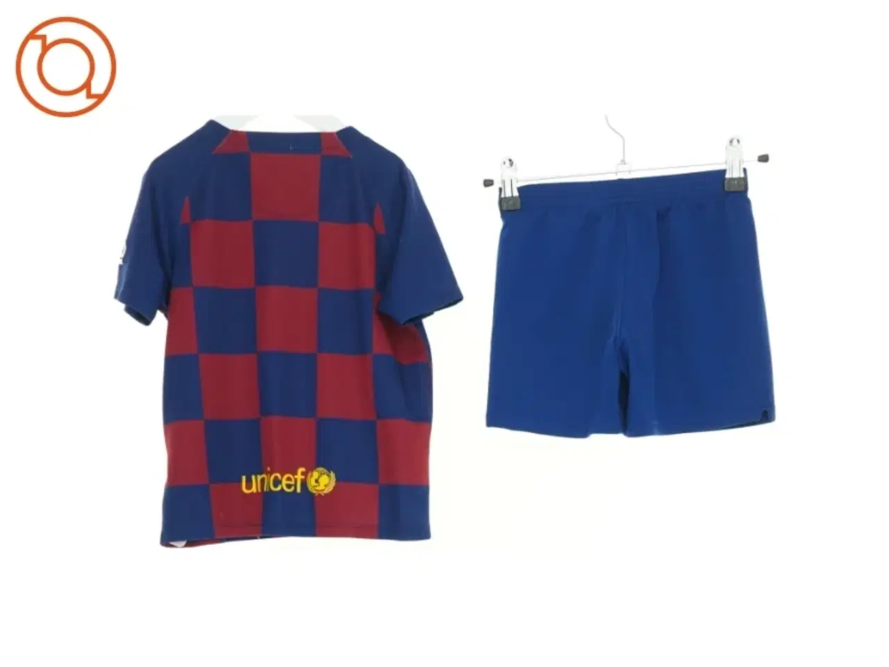 Billede 2 - Sæt fra Nike (str. 110 cm)
