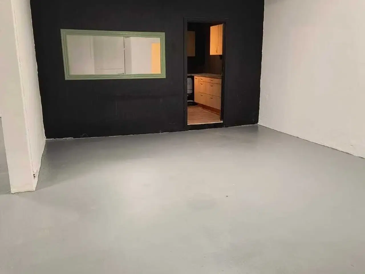 Billede 6 - 100 m2 lager / værksted med kontor køkken og wc