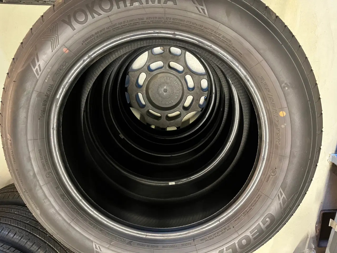 Billede 2 - Yokohama afmonteringsdæk 225/60/17