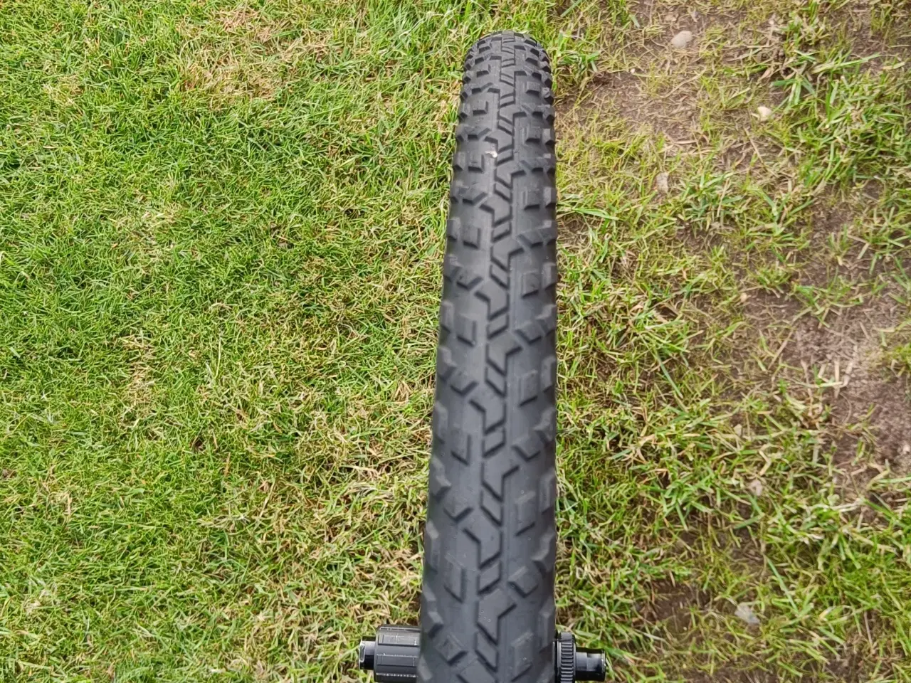 Billede 2 - Gravel dæk og fælge "Bontrager og Pirelli" 