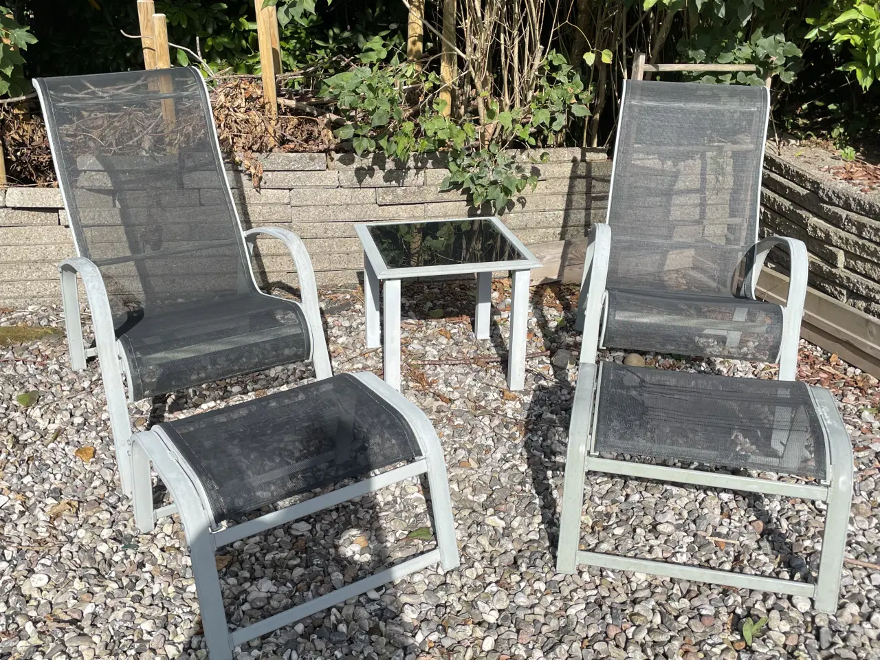 Billede 3 - Lænestole med skamler og bord