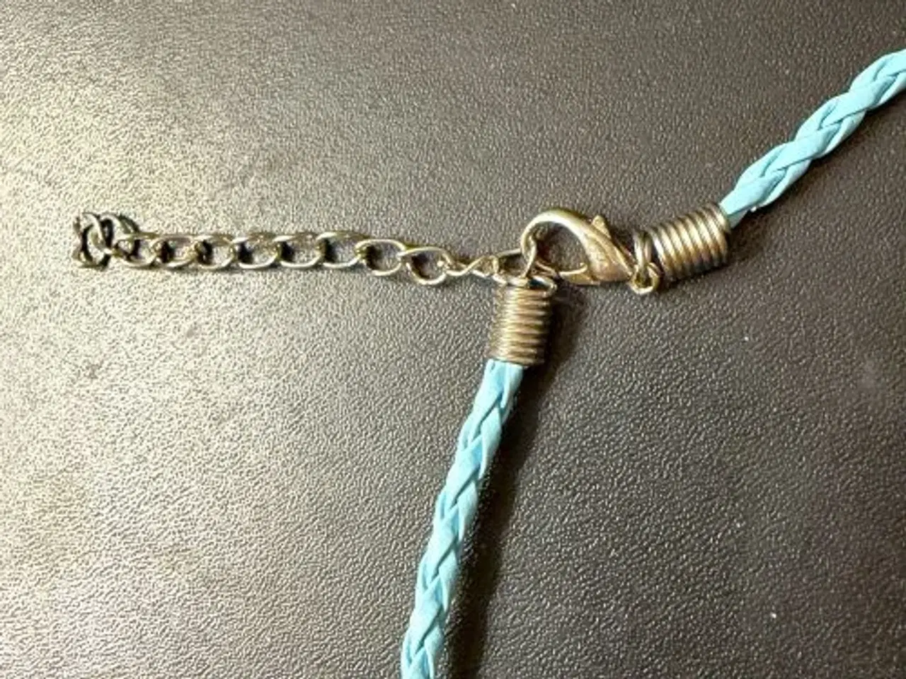 Billede 3 - Halskæder i lyse farver - hvid og turkis