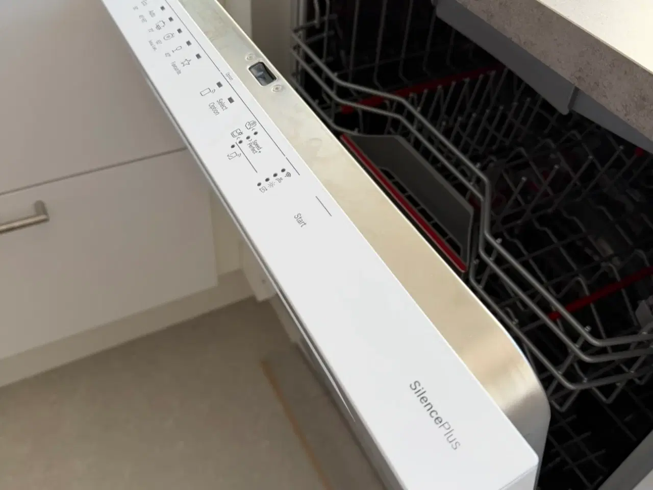 Billede 2 - Bosch Serie 4 opvaskemaskine fra maj 2025