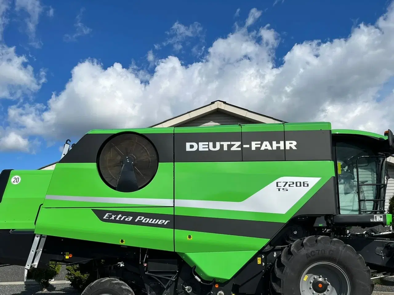 Billede 9 - Deutz-Fahr C7206 With 24feed - 7.2m header. New and unused Combine together with 7.2m header
