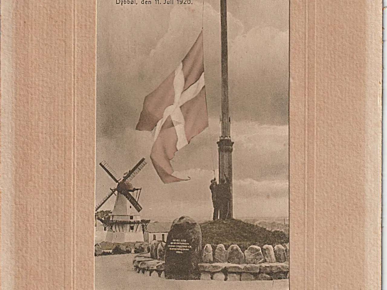 Billede 1 - postkort/foto Dybøl 11. juli 1920