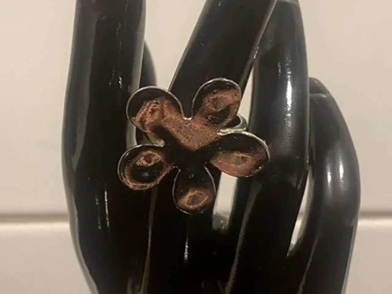 Billede 1 - * STOR blomster-fingerring