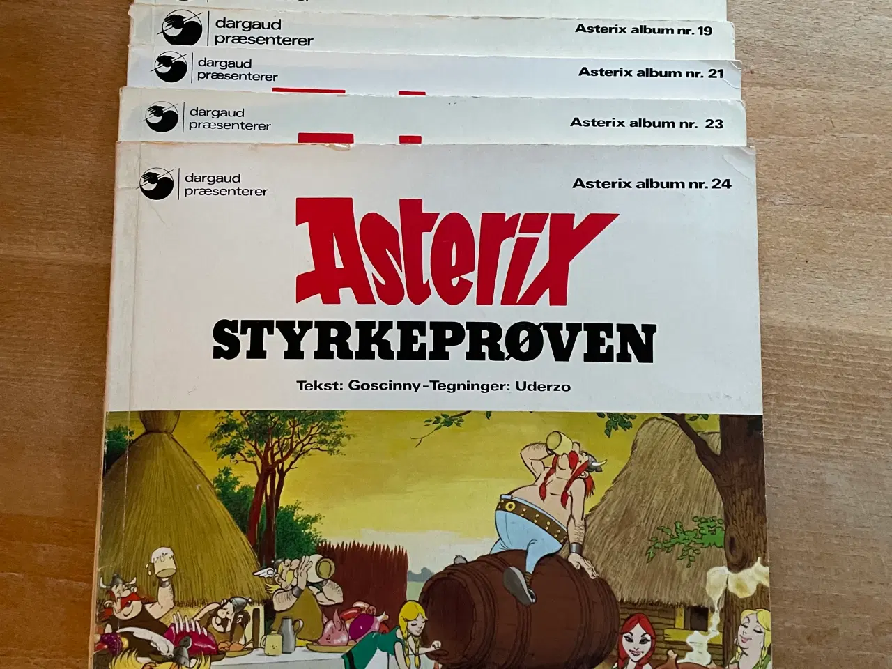 Billede 3 - Asterix 15 album se tekst