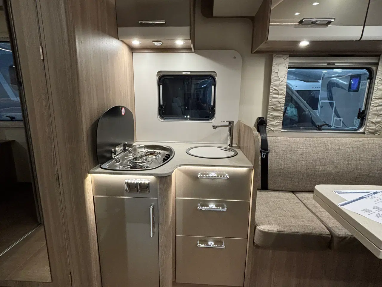 Billede 7 - Autocamper til salg - LMC Element T748