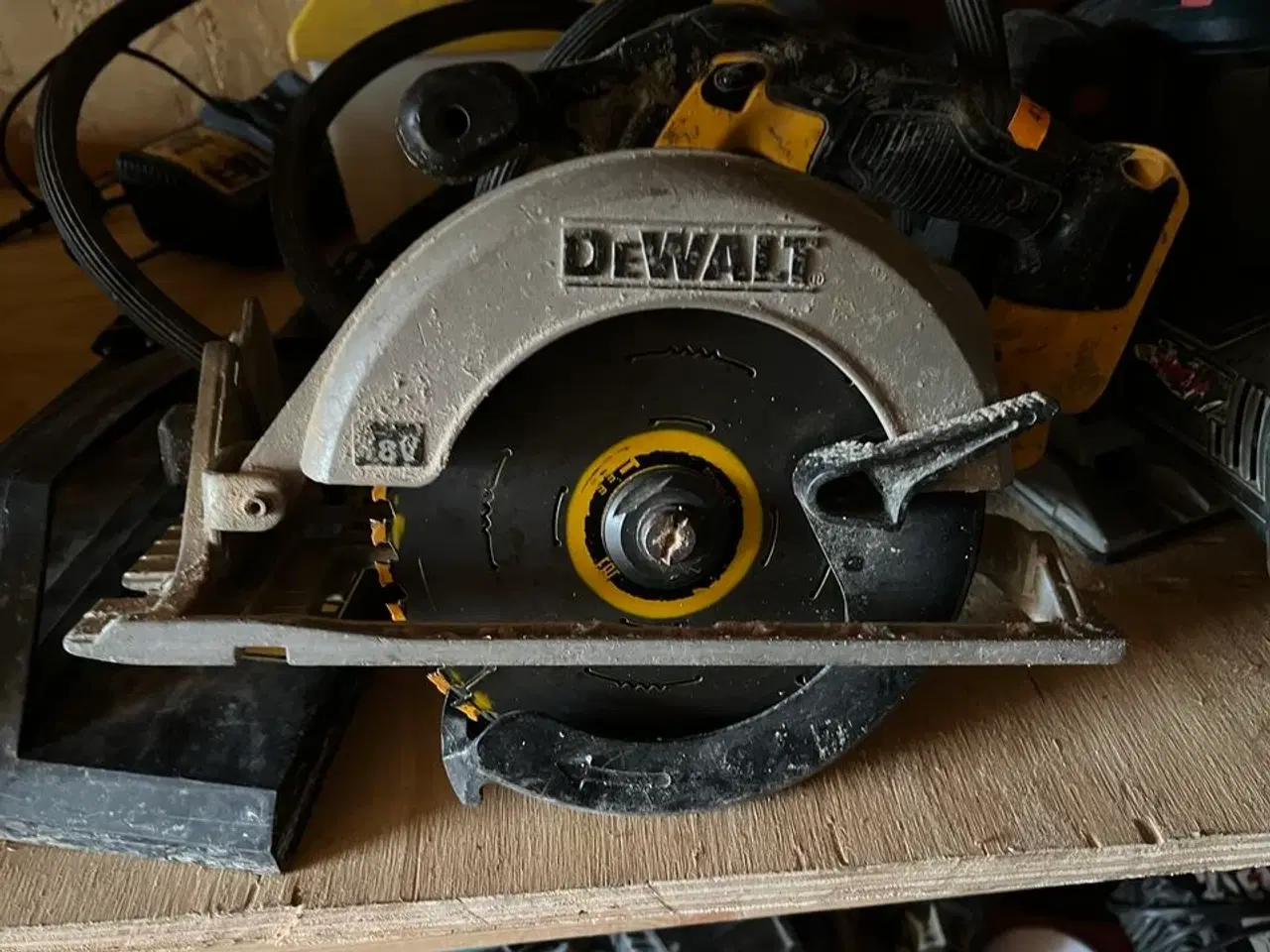 Billede 2 - Tapetafdamper WAGNER W14 + Rundsav DEWALT DCS391 Inkl. Batterisæt