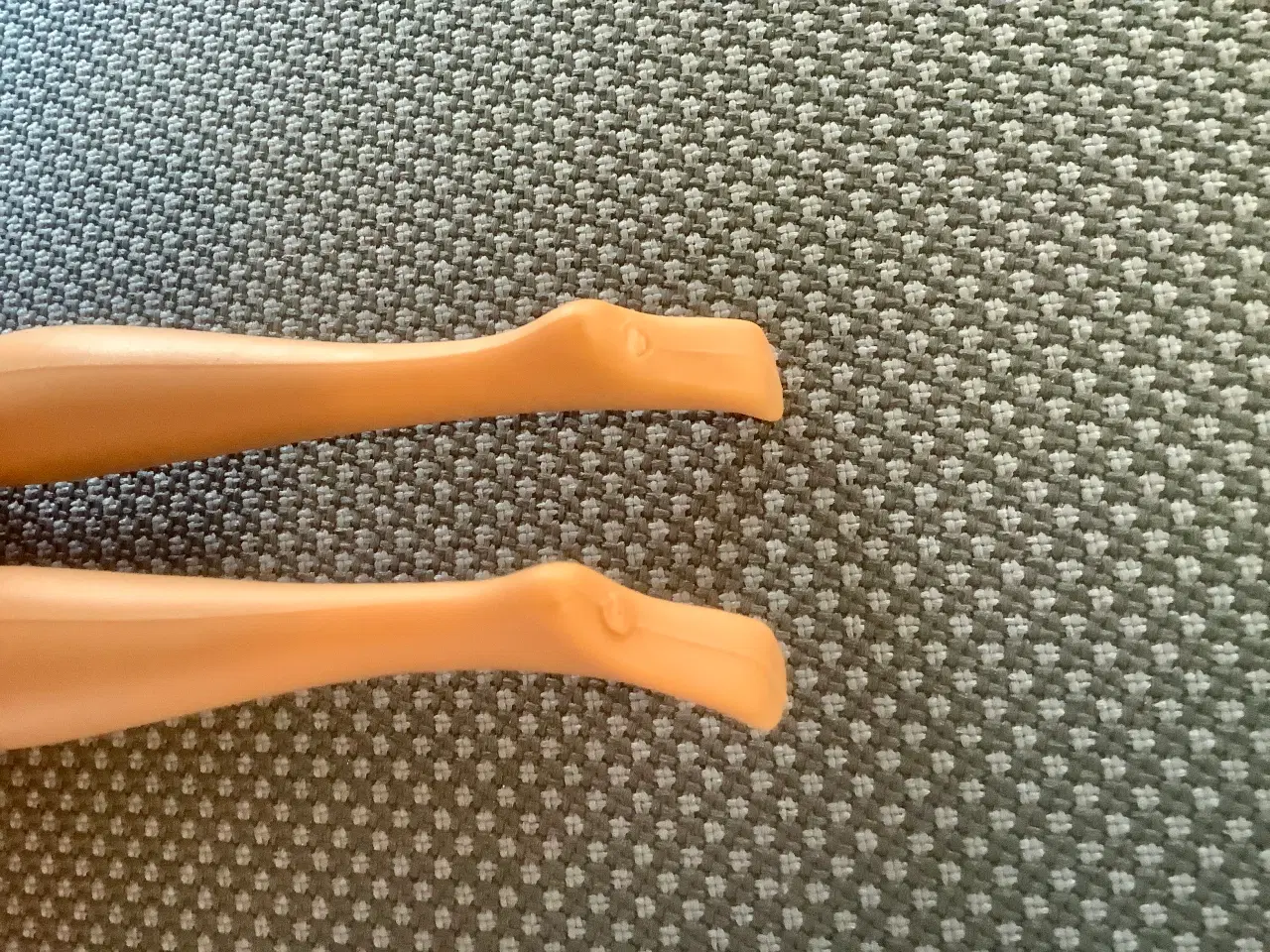 Billede 14 - Smuk askeblond Barbie med original Barbie kjole.