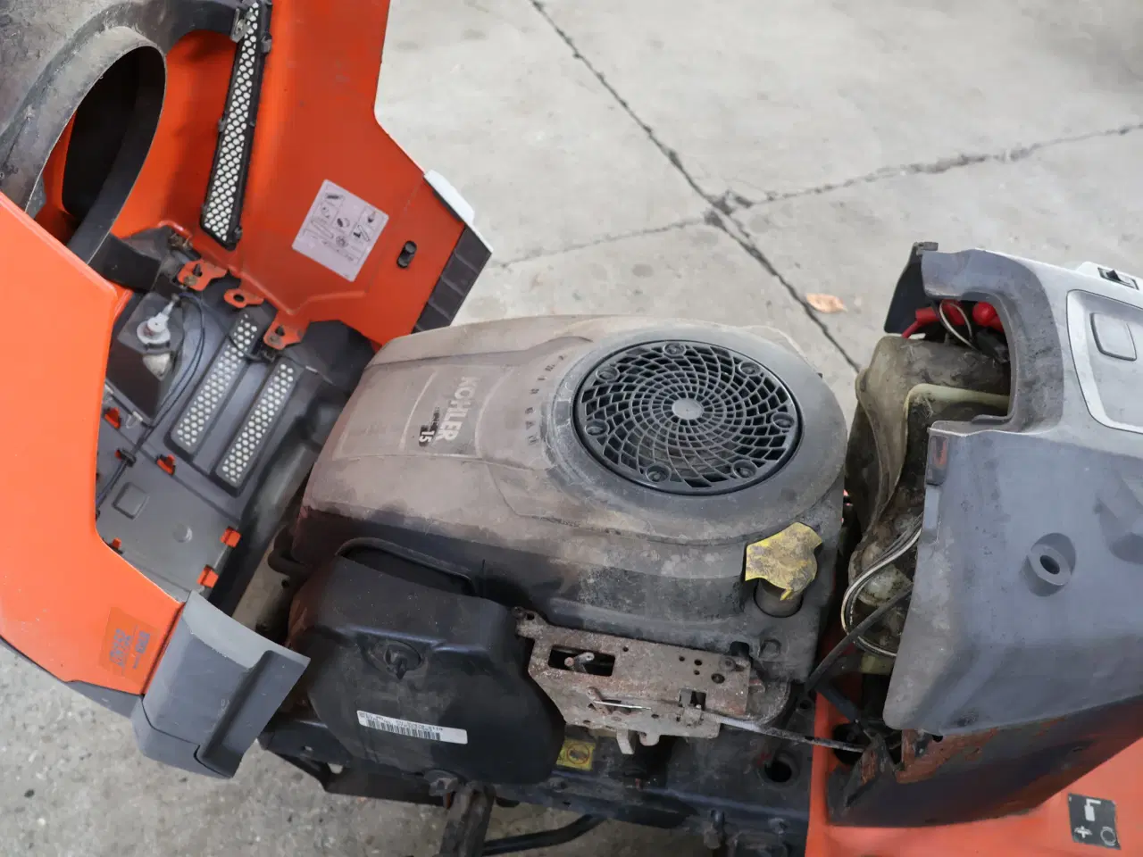 Billede 10 - Husqvarna LTH152 havetraktor m/15hk Köhler motor