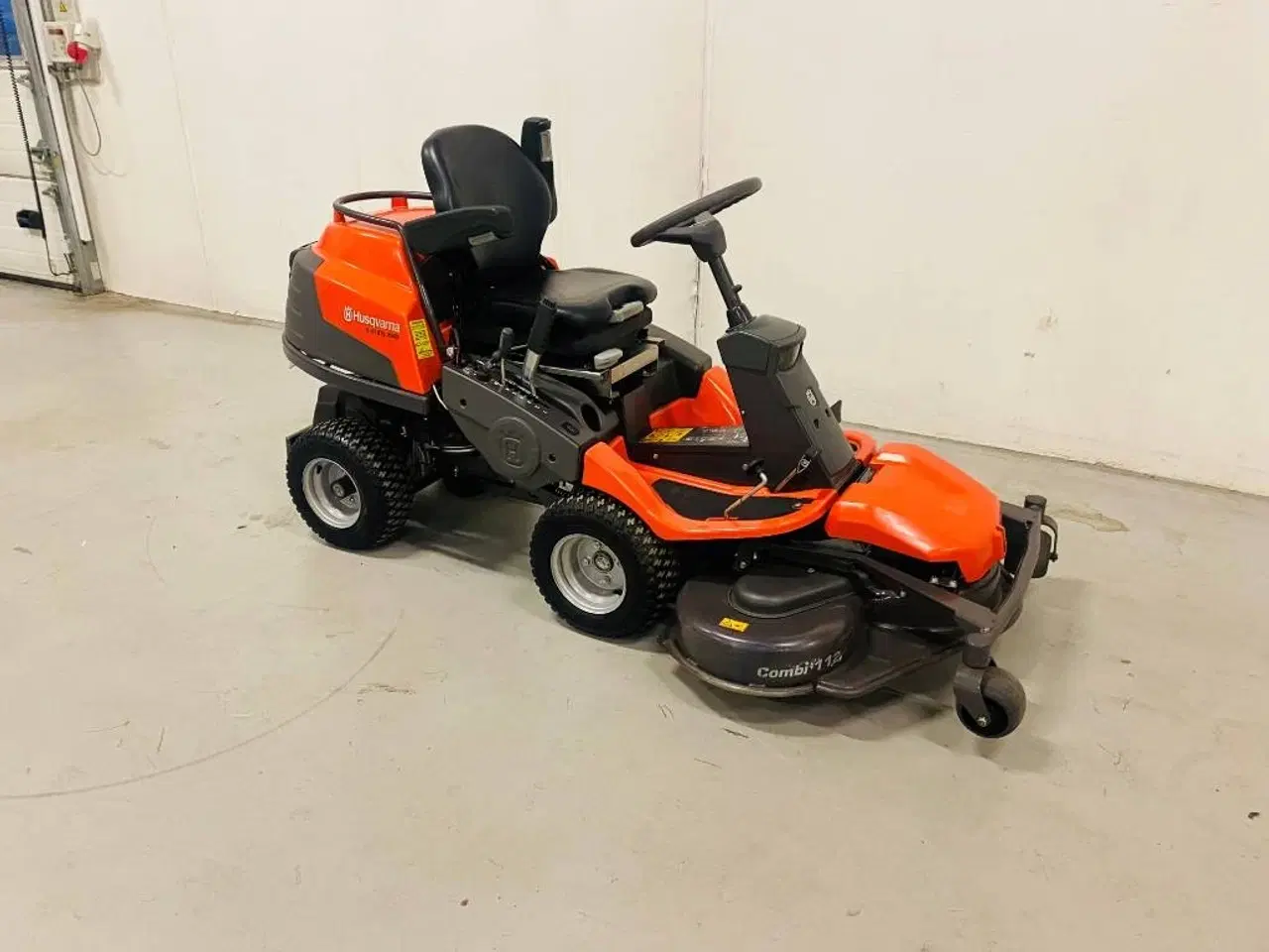 Billede 3 - Husqvarna R418Ts AWD