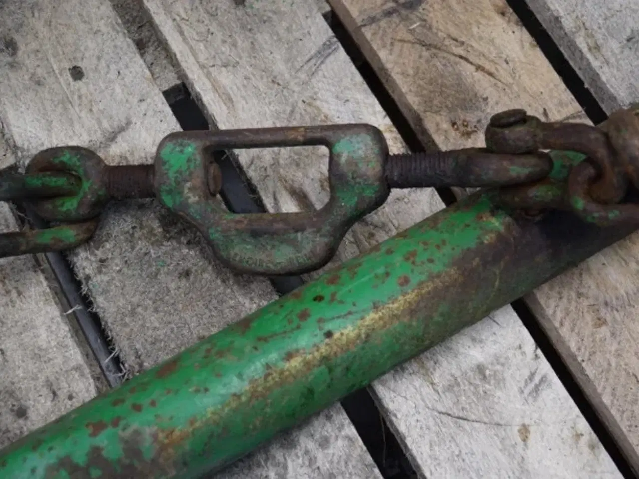 Billede 9 - John Deere 4040 R.H. Liftarm AR80666