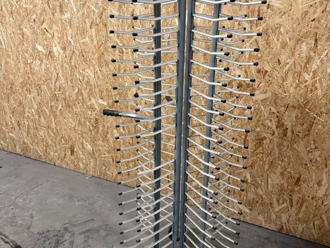 Billede 3 - Tallerkenrack på hjul -plads til 100 tallerkner (MOMSFRI)