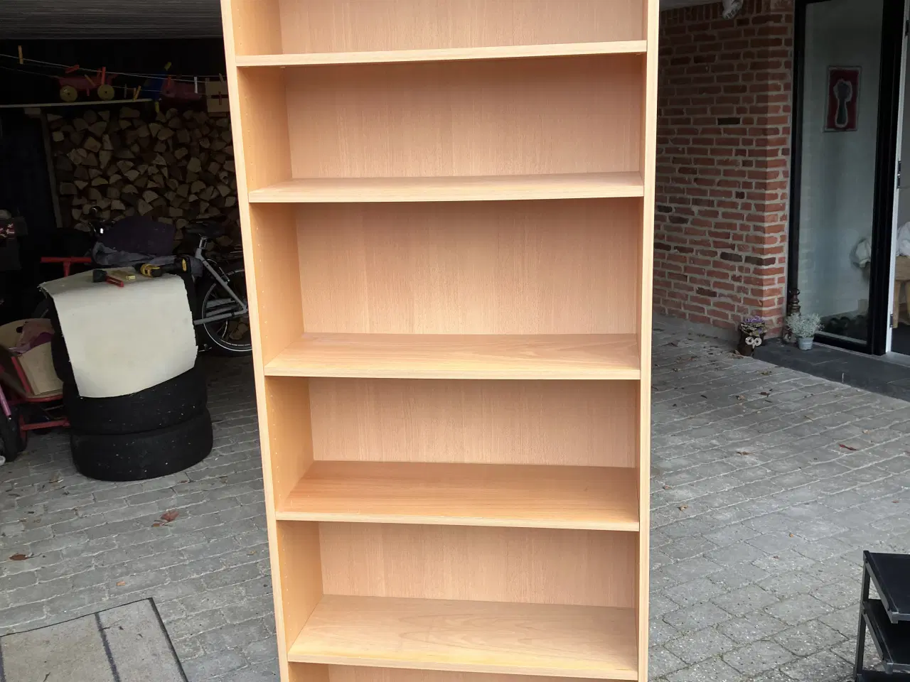 Billede 2 - Reoler og rullebord