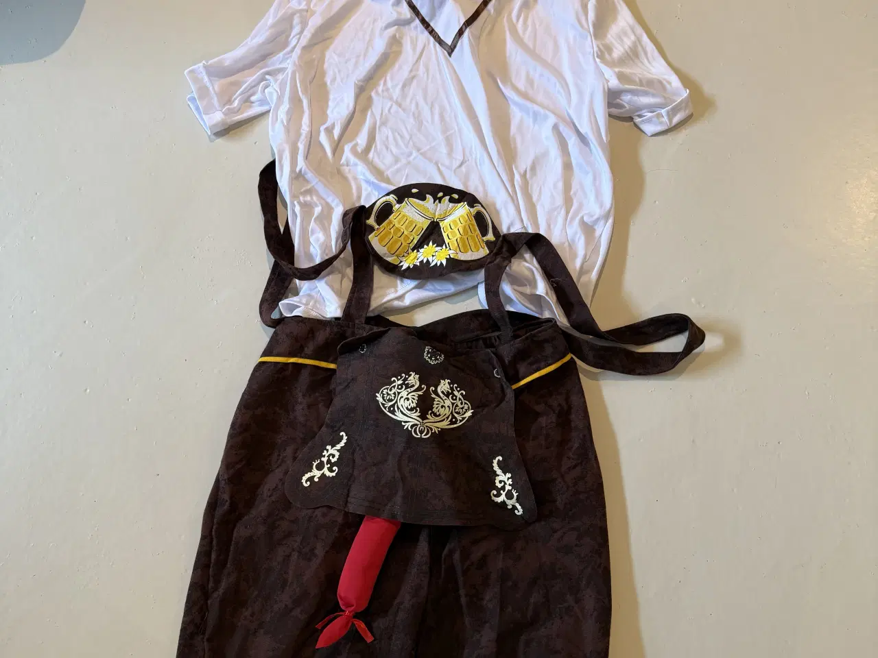 Billede 13 - Forskellige kostumer byd