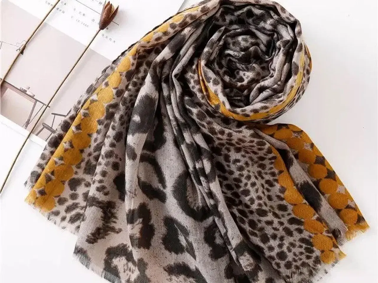 Billede 5 - Leopard tørklæde i grå sand brun sort 