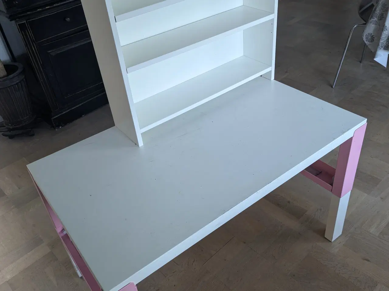 Billede 3 - Skrivebord Ikea lyserød justerbar
