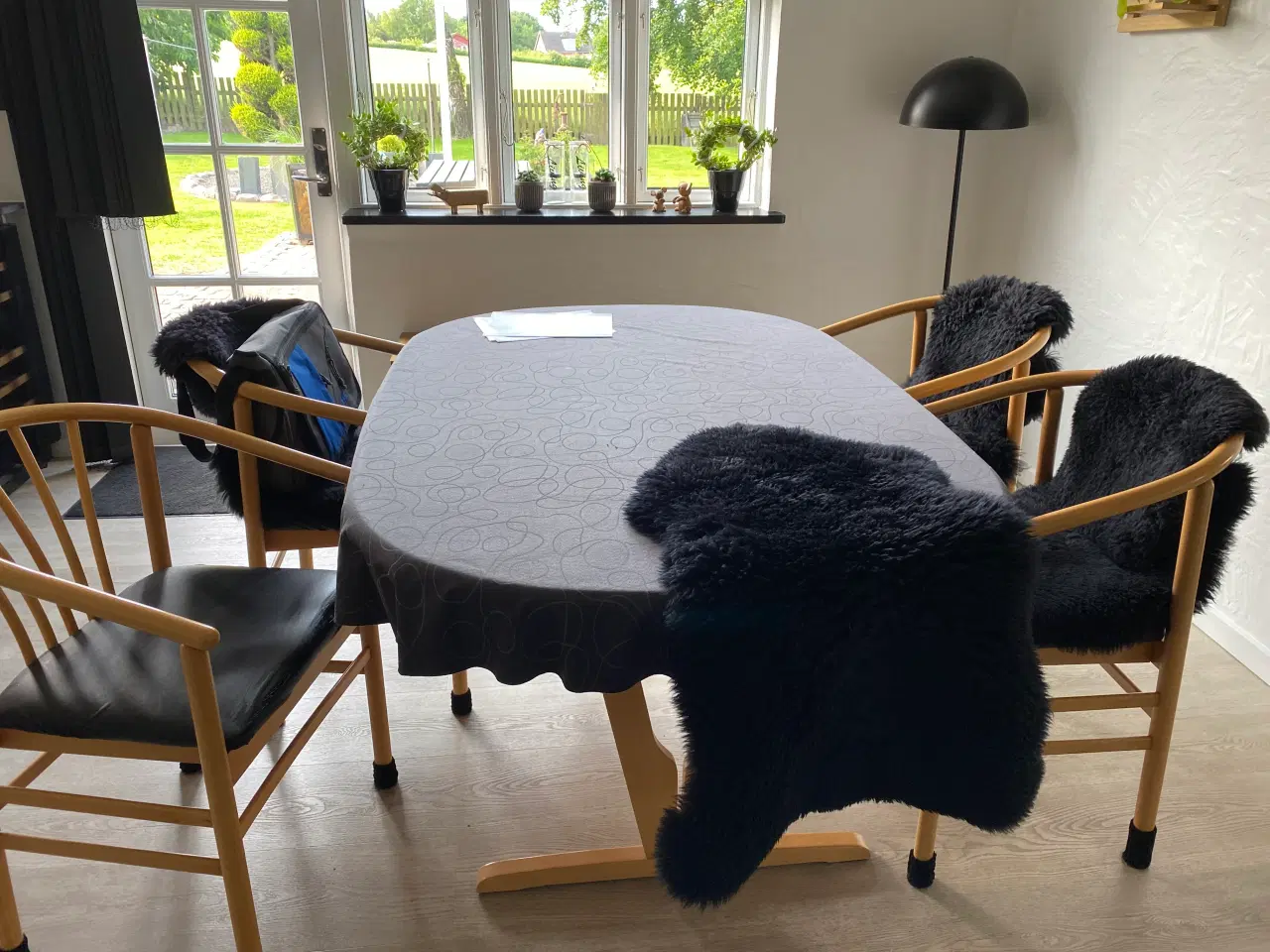 Billede 3 - Spisebord til 2 plader med 8 stole