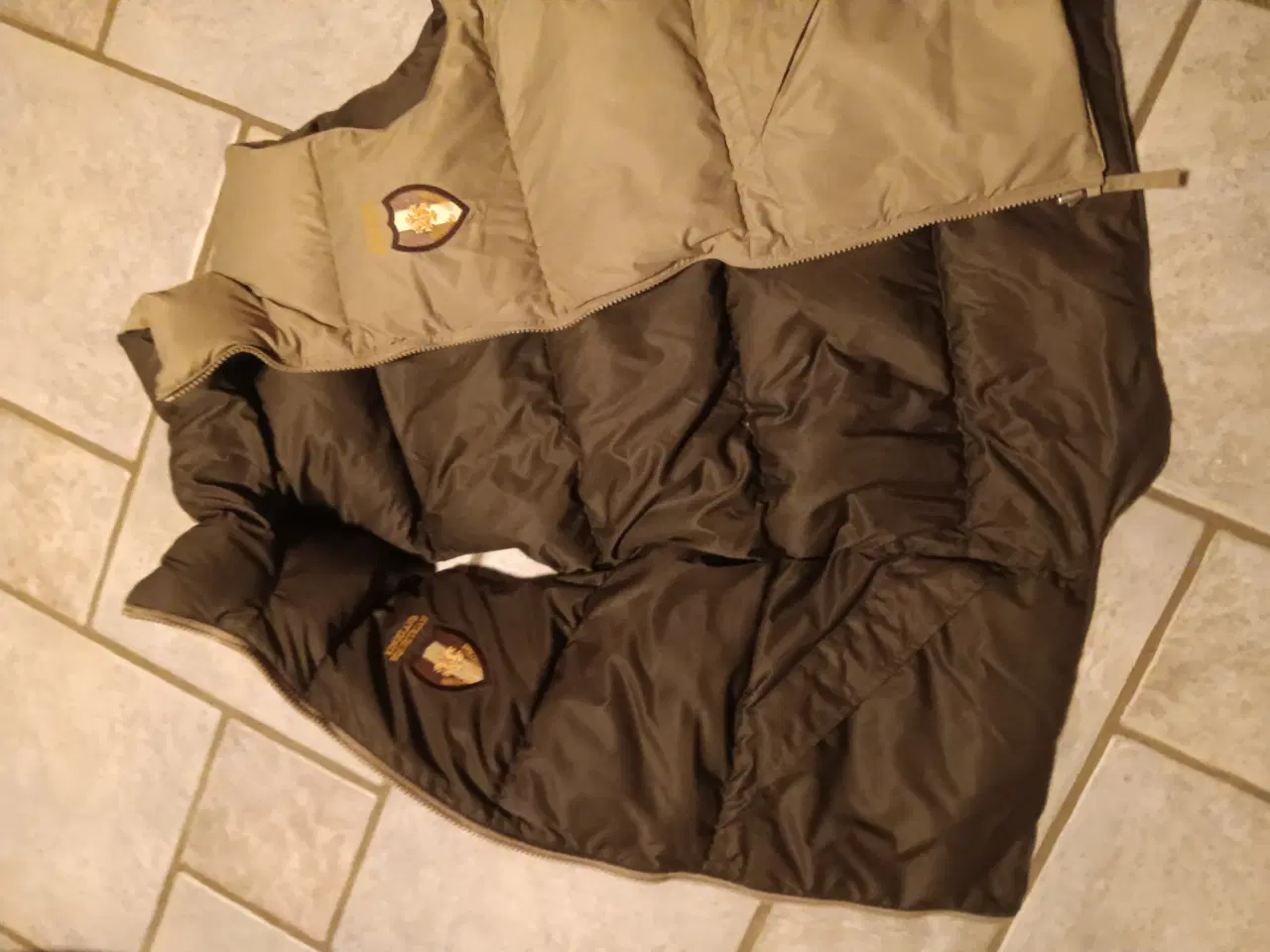Billede 11 - Jakke og veste str small/medium/ large 