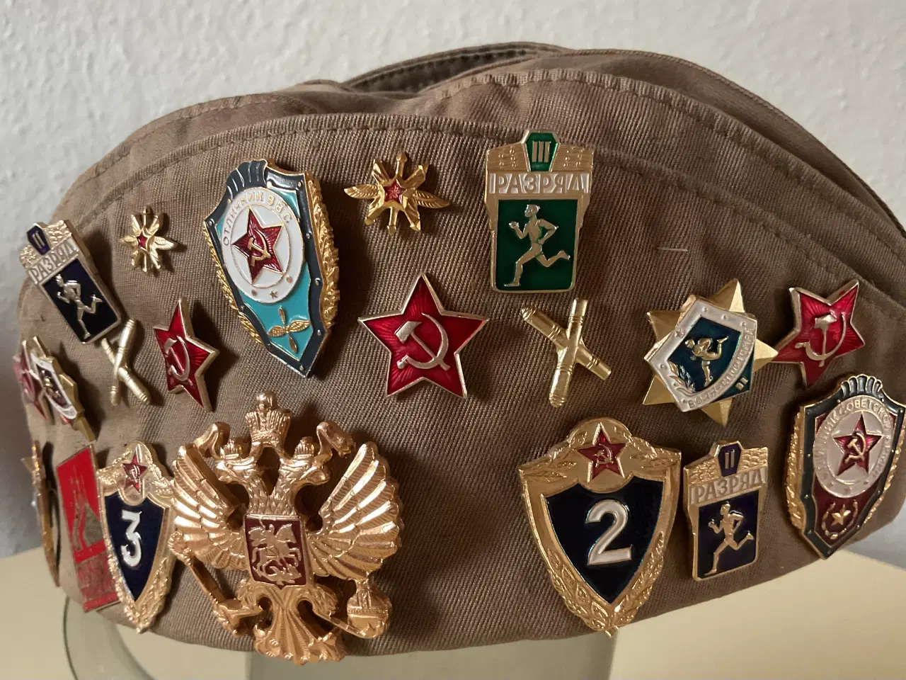 Billede 1 - Sovjetisk militær kasket med emblemer