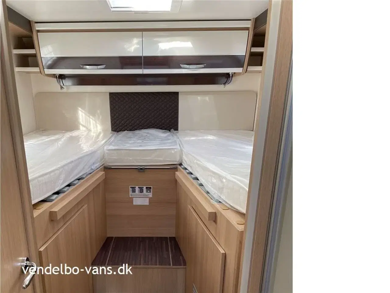 Billede 14 - 2026 - McLouis Mc4 273   Enkeltsenge og stor garage - 10 års tæthedsgaranti - Glasfiber sider-tag-bund