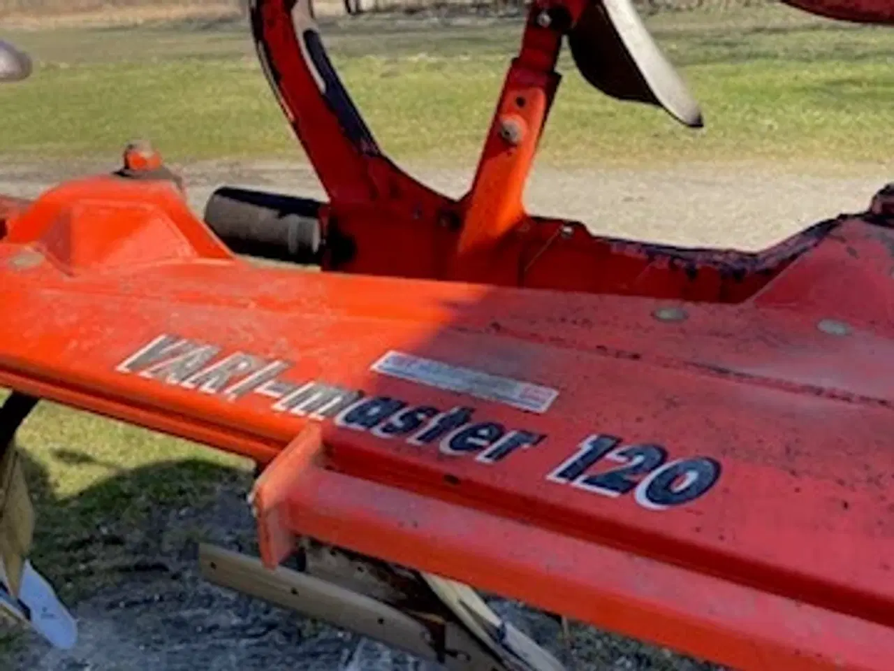 Billede 11 - Kuhn vario 120. 4 furet vendeplov