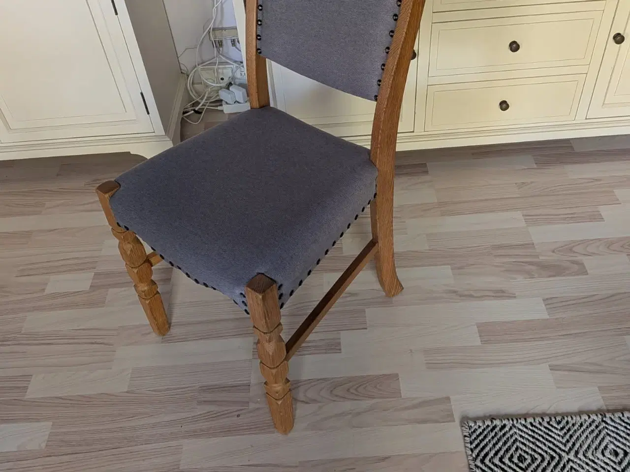 Billede 3 - Egetræsbord med stole